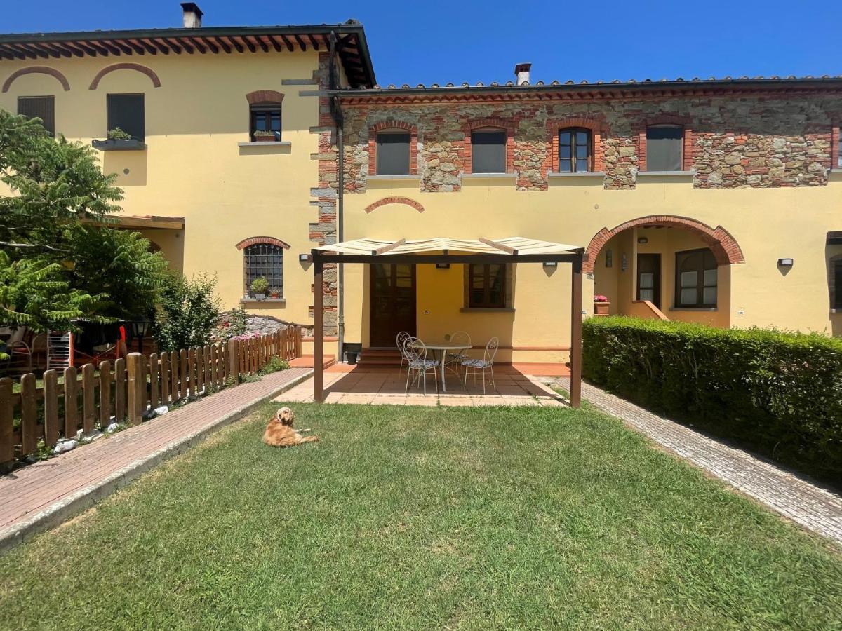 Casa Vacanza Villaggio Poggio Rosso Arezzo Exterior foto